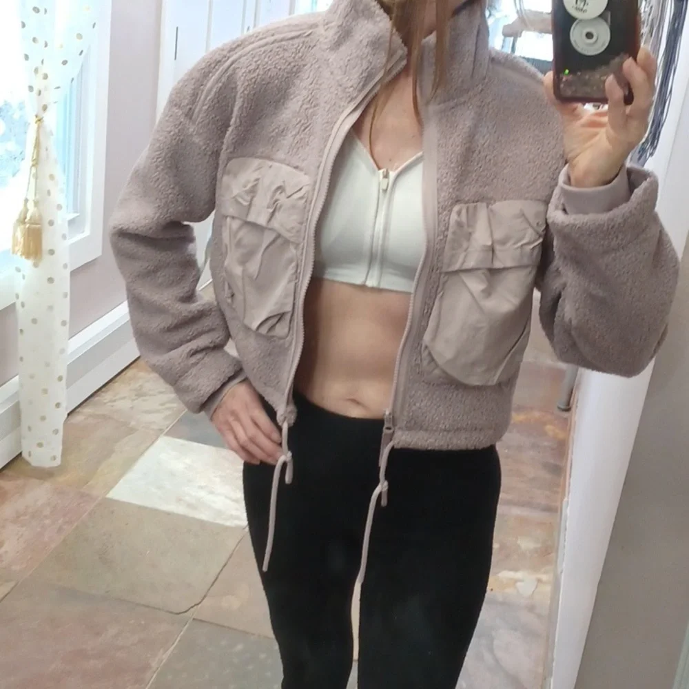 NWT Lavender Purple Cropped Fleece & Faux Fur Sherpa Big Pockets Zip-Up Jacket - Picture 6 of 13